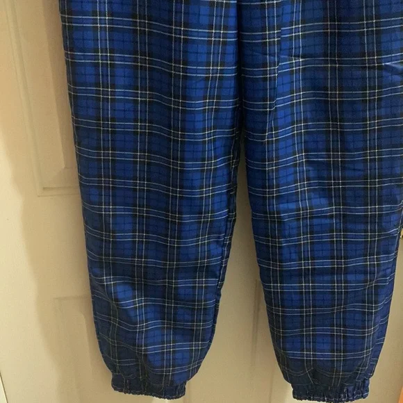 Brand new, never worn plaid puffer jogger set - Picture 2 of 5